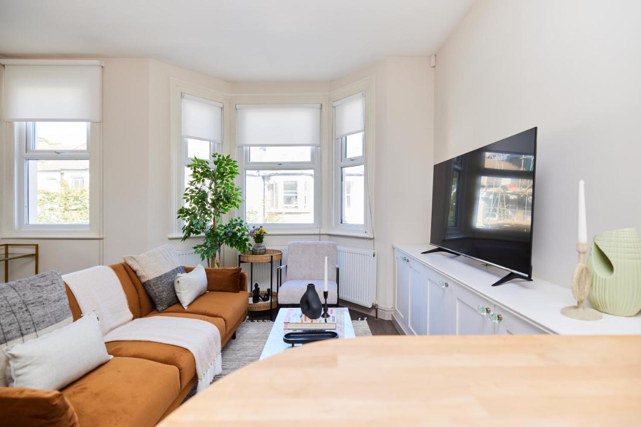 דירות לונדון The Kilburn Crib - Stunning 3Bdr Flat מראה חיצוני תמונה