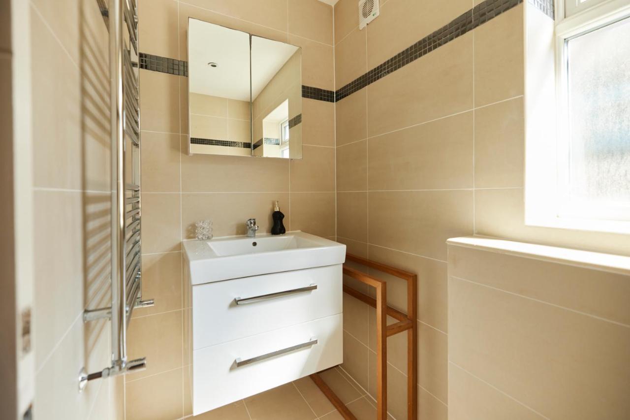 דירות לונדון The Kilburn Crib - Stunning 3Bdr Flat מראה חיצוני תמונה